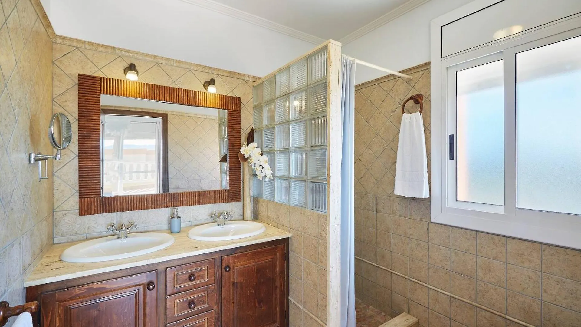 Inibiza Villas - Villa Juncos Can Furnet